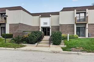 7353 Blackburn Ave, Downers Grove, IL 60516 - Photo 1