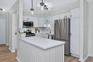 7353 Blackburn Ave, Downers Grove, IL 60516 - Photo 3