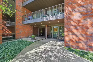 107 N Elm St, Champaign, IL 61820 - Photo 7