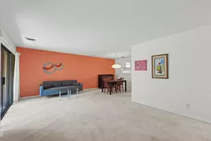 107 N Elm St, Champaign, IL 61820 - Photo 11