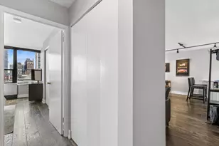 1560 N Sandburg Terrace, Chicago, IL 60610 - Photo 11