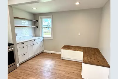 82 N 23rd Road, Peru, IL 61354 - Photo 13