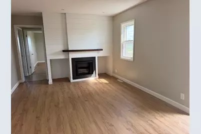 82 N 23rd Road, Peru, IL 61354 - Photo 5