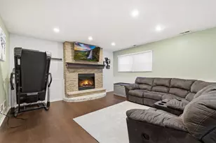 1106 Cathy Dr, Joliet, IL 60431 - Photo 11