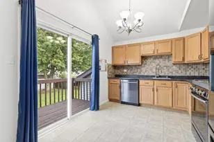1106 Cathy Dr, Joliet, IL 60431 - Photo 5