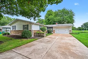 524 Parkside Dr, Sycamore, IL 60178 - Photo 3