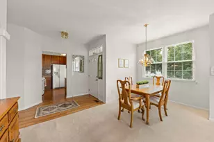 32601 Fowler Cir, Warrenville, IL 60555 - Photo 7