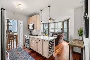 645 N Kingsbury St, Chicago, IL 60654 - Photo 3