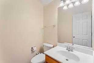 984 Park Hill Cir, Aurora, IL 60502 - Photo 19