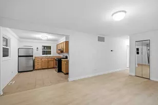 136 Well St, Park Forest, IL 60466 - Photo 5