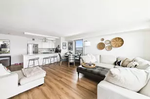 3600 N Lake Shore Dr, Chicago, IL 60613 - Photo 5