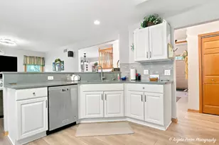 3425 Burr Oak Ln, Island Lake, IL 60042 - Photo 11