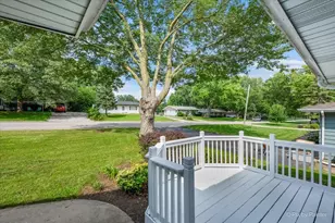 326 Farview Dr, North Aurora, IL 60542 - Photo 5