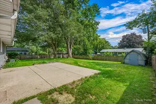 326 Farview Dr, North Aurora, IL 60542 - Photo 41