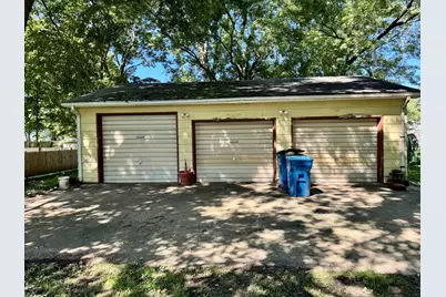 335 N Washington Street, Tiskilwa, IL 61368 - Photo 3