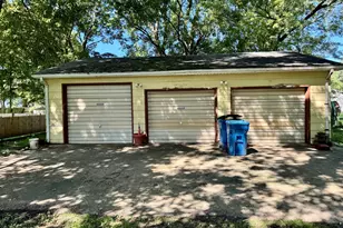 335 N Washington St, Tiskilwa, IL 61368 - Photo 3