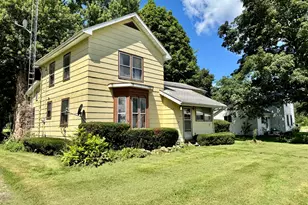 335 N Washington St, Tiskilwa, IL 61368 - Photo 1