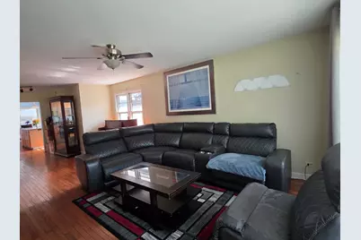 605 E Maple Avenue, Mundelein, IL 60060 - Photo 5