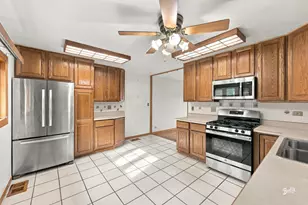 295 Anderson Terrace, Des Plaines, IL 60016 - Photo 5