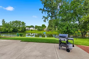 969 E Castlewood Ln, Bartlett, IL 60103 - Photo 17