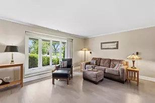 969 E Castlewood Ln, Bartlett, IL 60103 - Photo 7