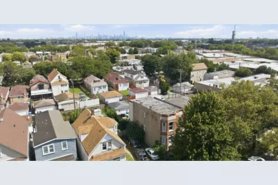 2025 N Lawler Avenue, Chicago, IL 60639 - Photo 31