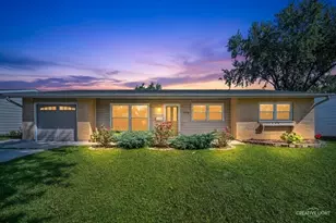 1194 Windsor Ln, Hanover Park, IL 60133 - Photo 1