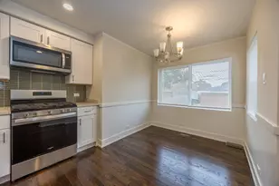 9407 S Indiana Ave, Chicago, IL 60619 - Photo 7
