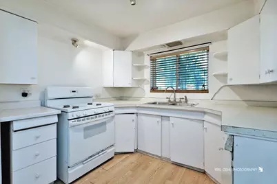 1924 Bethesda Boulevard, Zion, IL 60099 - Photo 7