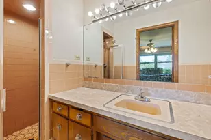 2250 White Oak Dr, Northbrook, IL 60062 - Photo 21