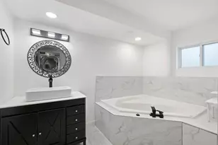 2250 White Oak Dr, Northbrook, IL 60062 - Photo 31
