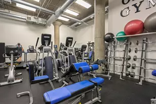 758 N Larrabee St, Chicago, IL 60654 - Photo 21
