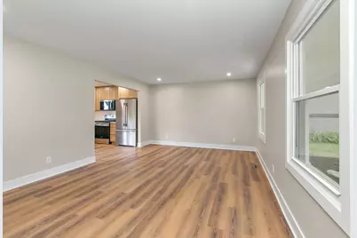 619 Dartmoor Drive, Crystal Lake, IL 60014 - Photo 11