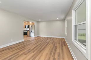 619 Dartmoor Dr, Crystal Lake, IL 60014 - Photo 11