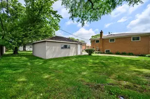 9414 Ozanam Ave, Morton Grove, IL 60053 - Photo 23