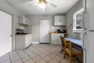 528 E 156th St, Harvey, IL 60426 - Photo 9