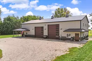 652 E Summer St, Paxton, IL 60957 - Photo 9
