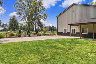 652 E Summer St, Paxton, IL 60957 - Photo 41