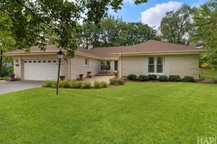 994 Commonwealth Ct, Barrington, IL 60010 - Photo 1