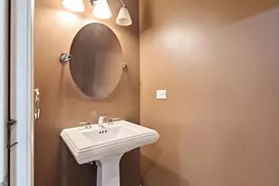 6336 N Sacramento Ave, Chicago, IL 60659 - Photo 11