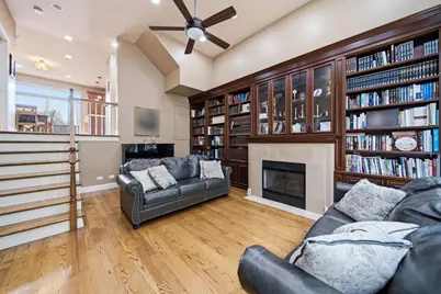 6336 N Sacramento Avenue, Chicago, IL 60659 - Photo 3
