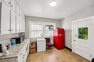 1031 Ridge Ave, Rockford, IL 61103 - Photo 15