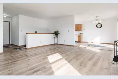 14723 Hunters Way, South Beloit, IL 61080 - Photo 5