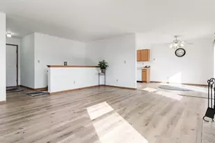 14723 Hunters Way, South Beloit, IL 61080 - Photo 5
