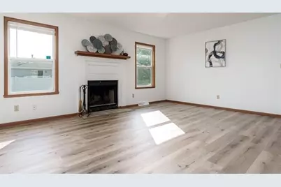 14723 Hunters Way, South Beloit, IL 61080 - Photo 7