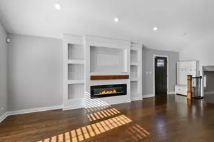 10633 S Whipple St, Chicago, IL 60655 - Photo 9