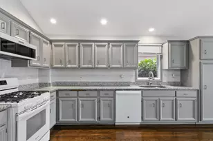 10633 S Whipple St, Chicago, IL 60655 - Photo 13