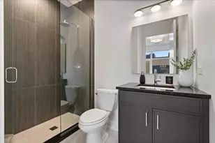 2235 W Oakdale Ave, Chicago, IL 60618 - Photo 27