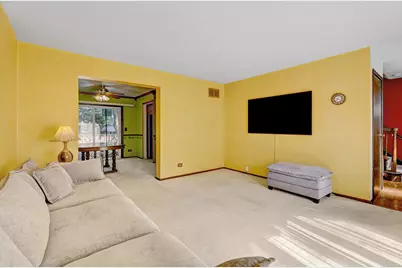 330 Elmwood Lane, Bloomingdale, IL 60108 - Photo 5