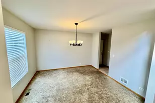 384 Horizon Ln, Dekalb, IL 60115 - Photo 3
